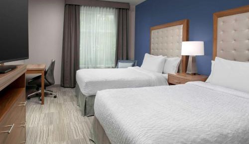 Suite with Two Queen Beds and Tub - Mobility Accessible