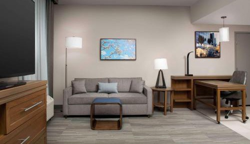 King Studio Suite with Tub - Mobility/Hearing Accessible