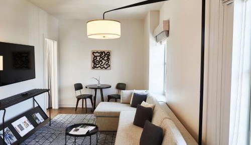 One Bedroom King Suite
