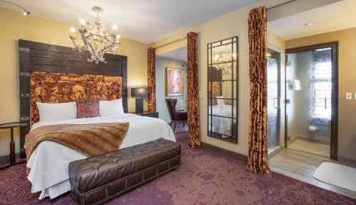 Corner King Room