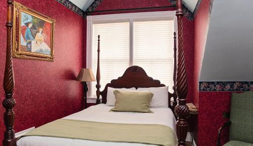Historic Queen Room