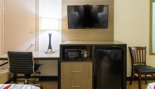  Deluxe King Room Disability Access Non-Smoking