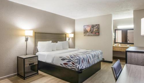 Deluxe King Room Second Floor Non-Smoking
