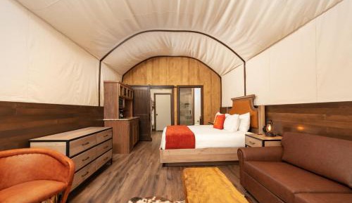 Luxe Conestoga Wagon Includes Water Park Access