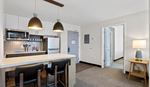 Two-Bedroom Suite with One King and Two Queen Beds