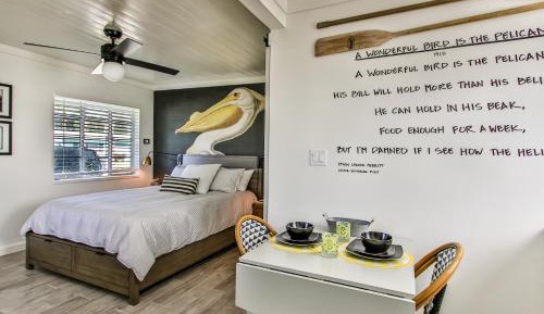 Deluxe Queen Suite