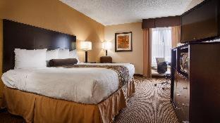 Queen Room with Two Queen Beds and Roll-In Shower - Mobility Access/Non-Smoking