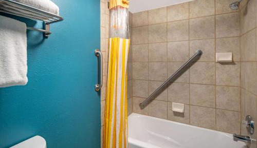 Queen Room with 2 Queen Beds, City View - Ground Floor, Non-Smoking