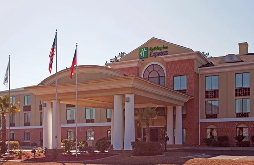 Flemington Hotel | Holiday Inn Express Hotel & Suites Hinesville, an IHG Hotel