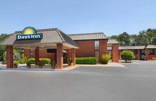 Statesboro Hotel | Days Inn by Wyndham Statesboro