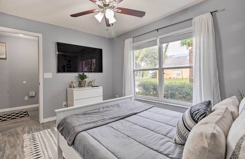 Signal Hill Cottage | Chic Orlando Family Getaway w/Fenced Yard!