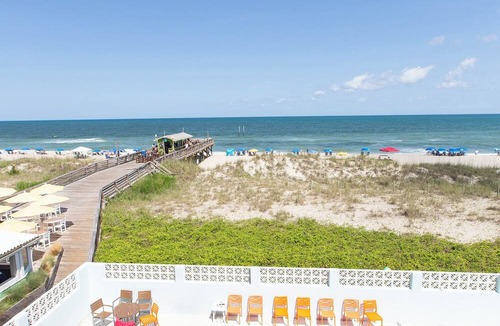 Wilmington Beach Hotel | Golden Sands Carolina Beach Oceanfront, Tapestry by Hilton
