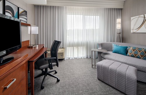 Northeast Raleigh Hotel | Courtyard by Marriott Raleigh North