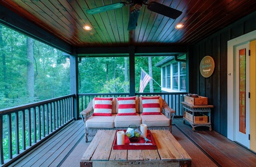 Mirror Lake Cabin | 4 Min. to Town, 2 Fireplaces, 2 King Suites, Screened Porch, Wooded Yard