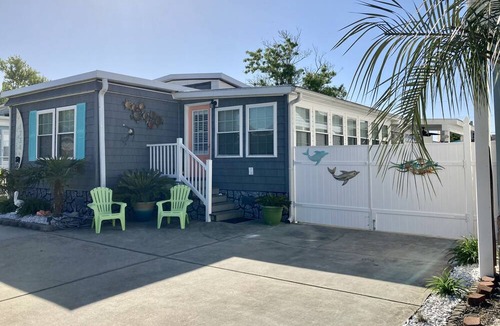 Garden City House | One minute drive to beach with golfcart! Newly updated, beach decor and clean!