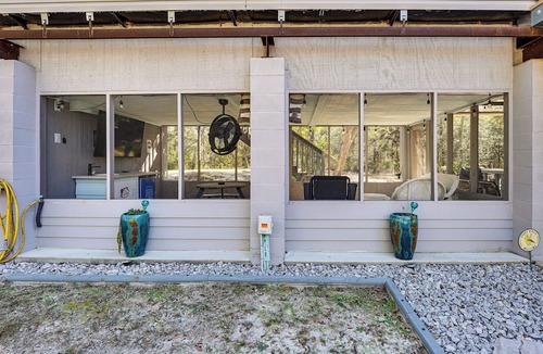 Old Town Cottage | < 1 Mi From Suwannee River, Hideaway w/Lanai