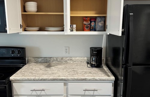 Ludowici House | Charming 2-bedroom townhome with AC, WiFi in welcoming Ludowici