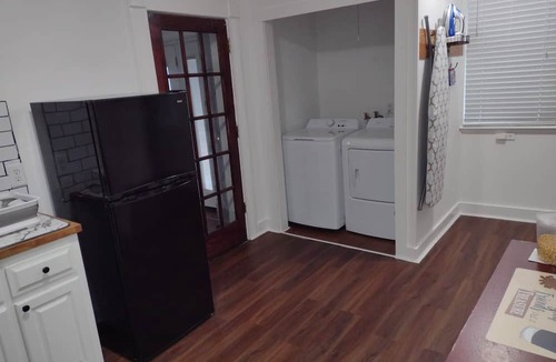 Elberton House | Granite Retreat East 2 Story - 2 Bedroom 1 Bathroom Homen