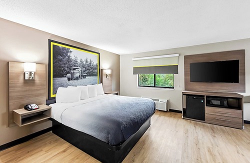 Marston Hotel | Super 8 By Wyndham Marston