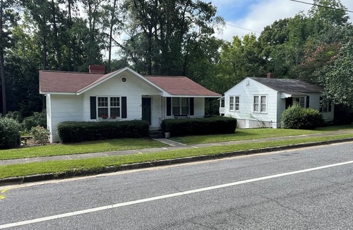 Mount Vernon House | Charming 2-bedroom house with AC and WiFi in downtown Ailey