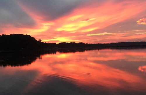 Townville House | Relaxing water front home on Lake Hartwell, S.C. Beautiful sunsets. Pet friendly