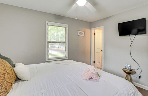 Goose Creek House | Pet-Friendly Goose Creek Home: 19 Mi to Charleston