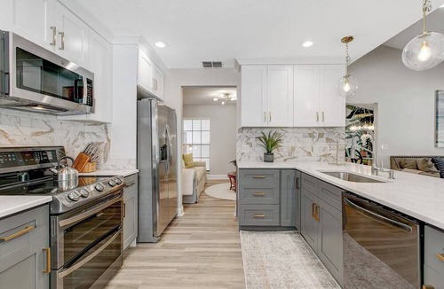 Bloomingdale House | Sleeps 10 with pool & game room