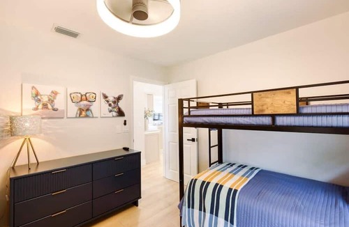 Palm River Estates House | Beautiful Palm River 3BR Gem Retreat