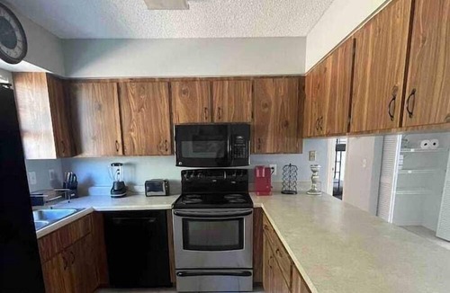 Florida Ridge Apartment | 2 Bedroom 747132 by Houzlet