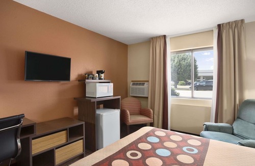 Carbondale Hotel | Super 8 by Wyndham Carbondale