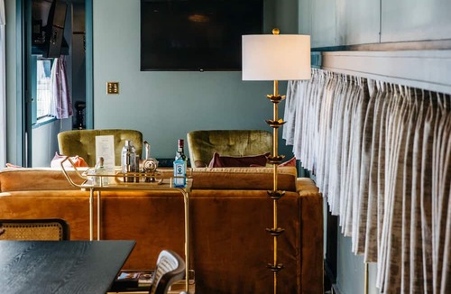 Downtown Chattanooga Hotel | The Hotel Chalet at The Choo Choo