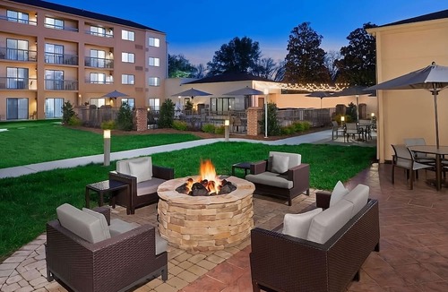 Morrisville Hotel | Discover Stylish Comfort! Outdoor Pool & Free Airport Shuttle!
