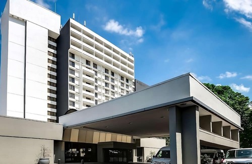Executive Park Hotel | Your Ideal Home Base for Exploring Charlotte's Best Offerings w/Self Parking!