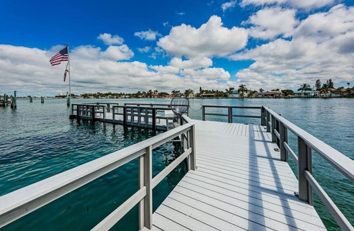 Sunset Beach Hotel | Newly Renovated Boutique Hotel with a Pool