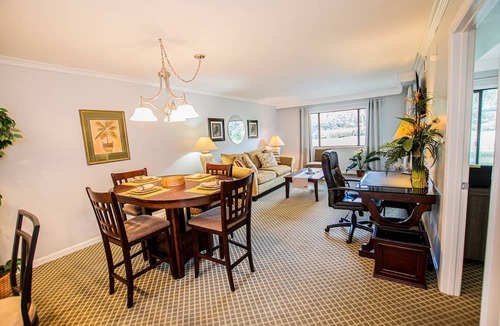 Wesley Chapel Condo | Ground Floor Lakeview Condo | 2 Queen Beds | Optional Saddlebrook Resort Amenities