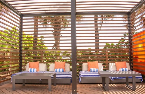 Central Beach Hotel | Peaceful Beach Escape | Outdoor Pool | Direct Beach Access | Near Las Olas Blvd