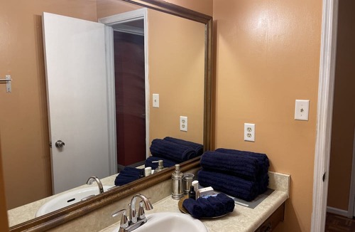Hahira House | 🕊️White Ridge2 10BDS 5BR 3FBT Near by airport super Relaxing close to valdasta Ga