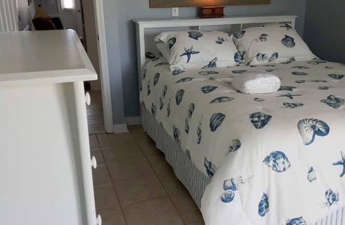 Surf City Apartment | Just a 2 minute walk to the Atlantic Ocean!