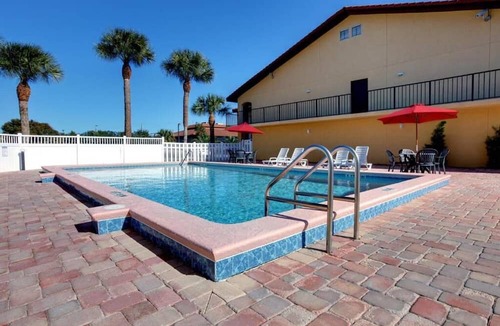 St. Augustine Beach Hotel | Restful Stay Ideal for Couples & Families Near St. Augustine Beach - 1.7 miles