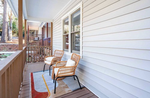 Cary Condo | Stylish Townhouse Near Downtown Cary