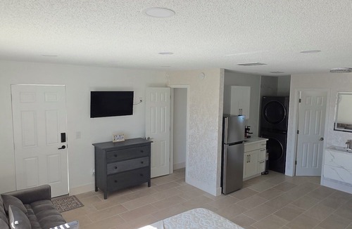 Indian Ridge Apartment | Moderno estudio de 1 dormitorio 1 baño elegante acogedor y comodo.