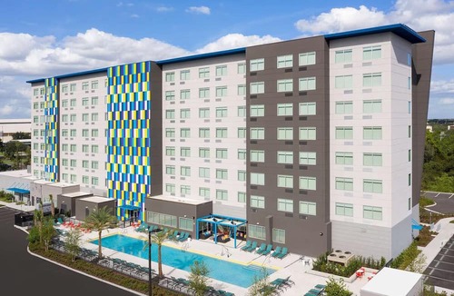 Florida Central Atlantic Coast Hotel | 2 Queen Beds | Tru by Hilton Orlando | with Free Breakfast & Pets are Welcome