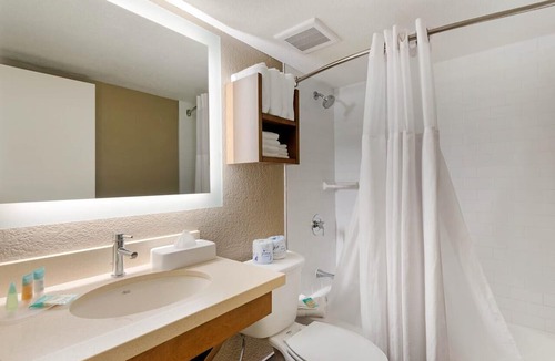 Kissimmee Hotel | Magic-Filled Getaway! 3 Units w/Free Breakfast | Walt Disney World - 6.9 miles