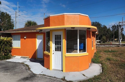 Bartow Apartment | 2 Full Beds|Non-Smoking