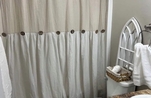 Statesboro Apartment | The MARTIN- a Charming 2-bedroom close to GSU campus, stadium, and downtown.
