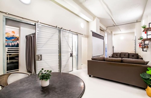 Old City Condo | Downtown Loft w/Parking, Fitness & Movie room