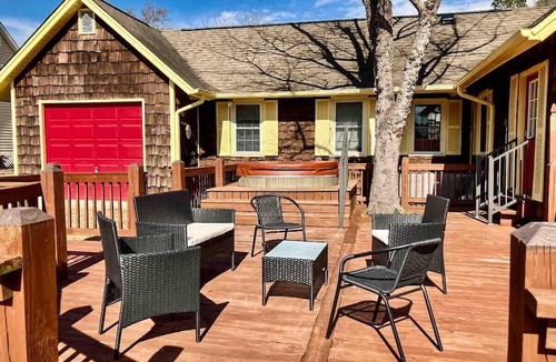 Summerton House | Sweet Marion - Dock + Boat Ramp + Spa + Lakefront