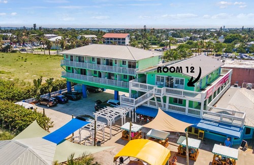 Fort Pierce Hotel | Oceanfront Inn Suite, Ocean and Inlet Views, King Bed, #12