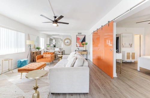Boca Raton Apartment | Boca Waterfront Oasis: Bright Corner Unit – Walk to Beach