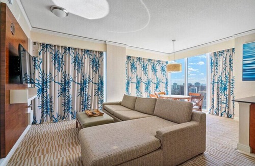 Sunny Isles Beach Hotel | Ocean View Apartment w/Kitchen in Luxury Beach Resort